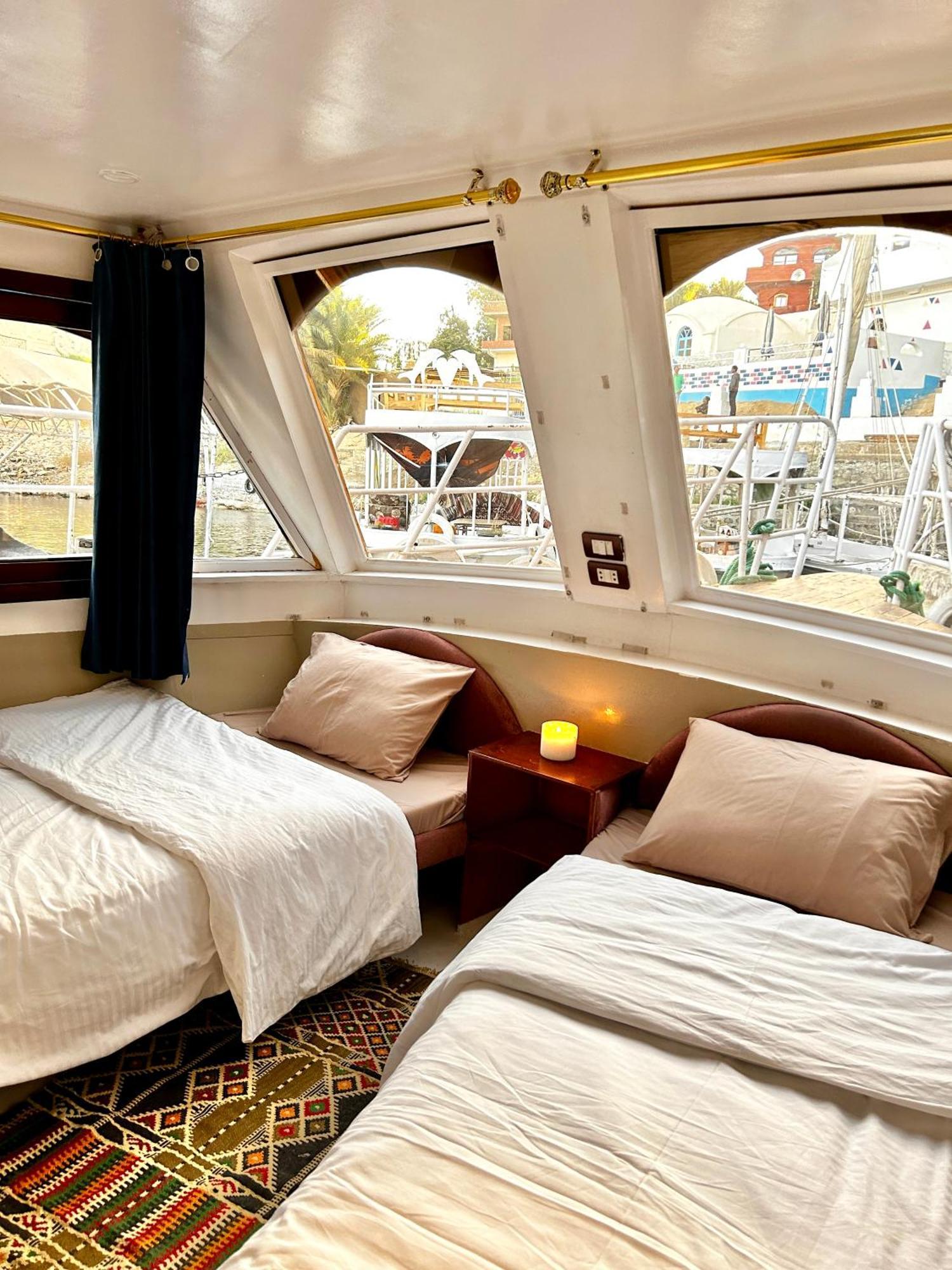 Houseboat Hotel And Nile Cruises Zainoba Assuan Exterior foto