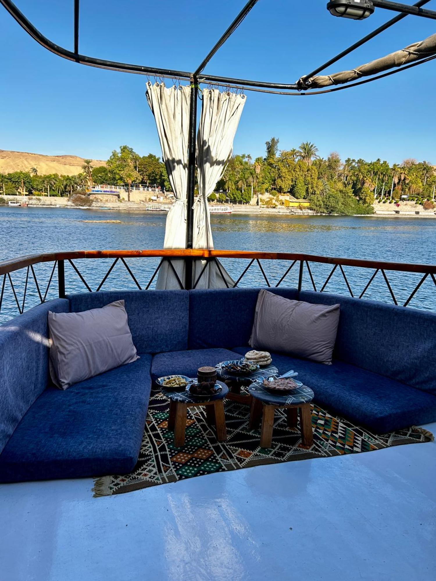 Houseboat Hotel And Nile Cruises Zainoba Assuan Exterior foto