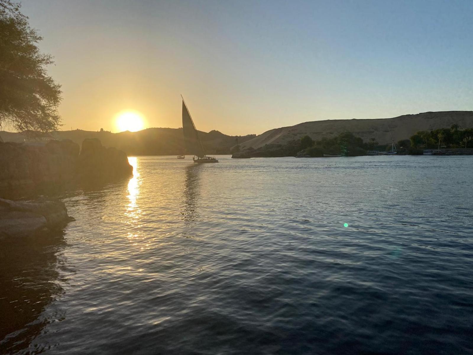 Houseboat Hotel And Nile Cruises Zainoba Assuan Exterior foto